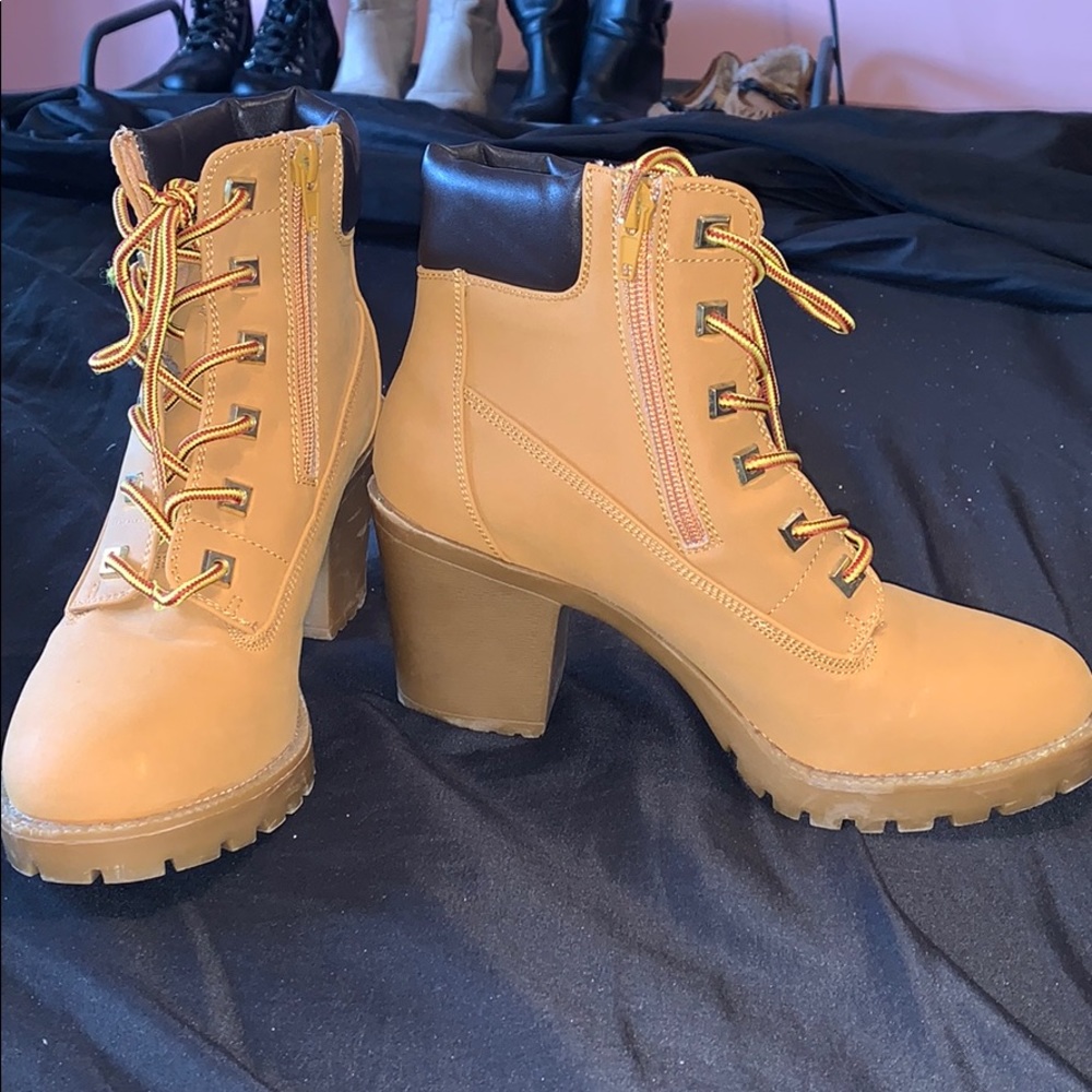Chunky heeled “Timbs”